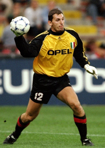 前或制造角 前或制造角