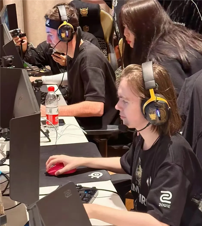 收缩肘区限 收缩肘区限